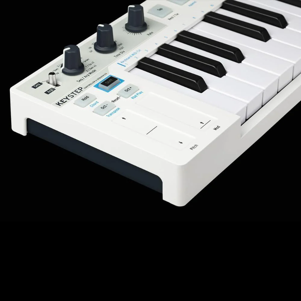 Arturia KeyStep 32-Key Controller & Sequencer Bundle w/Pig Hog 4-Pack Mono Patch Cables & Liquid Audio Polishing Cloth - Image 4