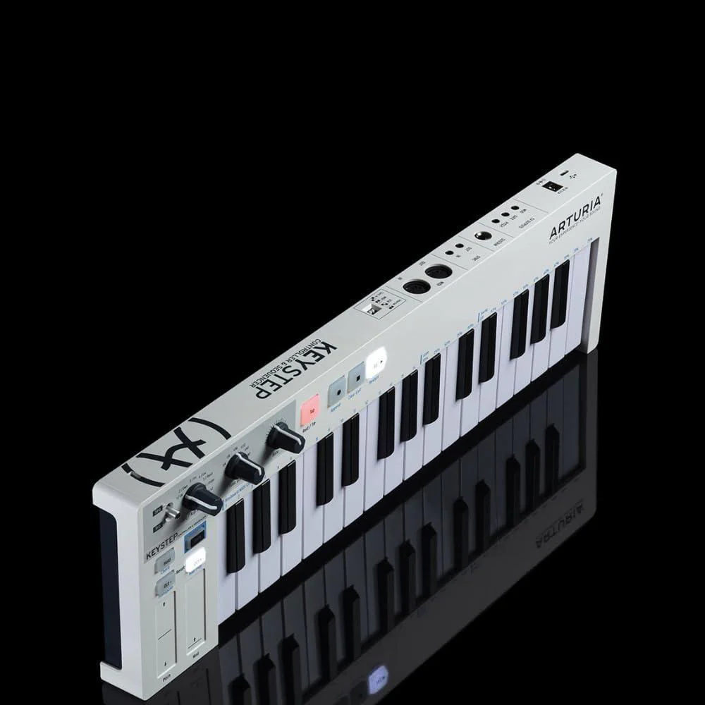 Arturia KeyStep 32-Key Controller & Sequencer Bundle w/Pig Hog 4-Pack Mono Patch Cables & Liquid Audio Polishing Cloth - Image 8