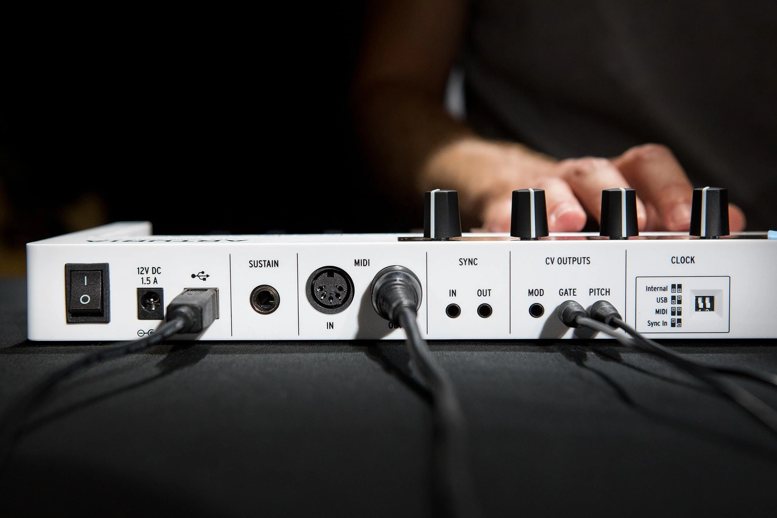 Arturia KeyStep 37 Controller & Sequencer USB/MIDI/CV Keyboard Controller - Image 7