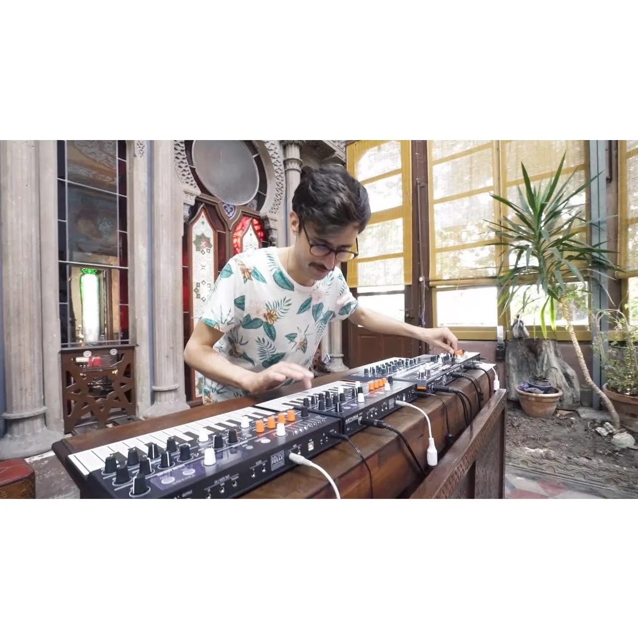 Arturia MICROFREAK Synthesizer Vocoder Keyboard BUNDLE with Arturia Gooseneck Mic, 6ft Pig Hog MIDI Cable, Power Adapter, 2X MIDI Adapters & Polishing Cloth - Analog Synth, Synthesizer & Workstation Keyboards - Image 7