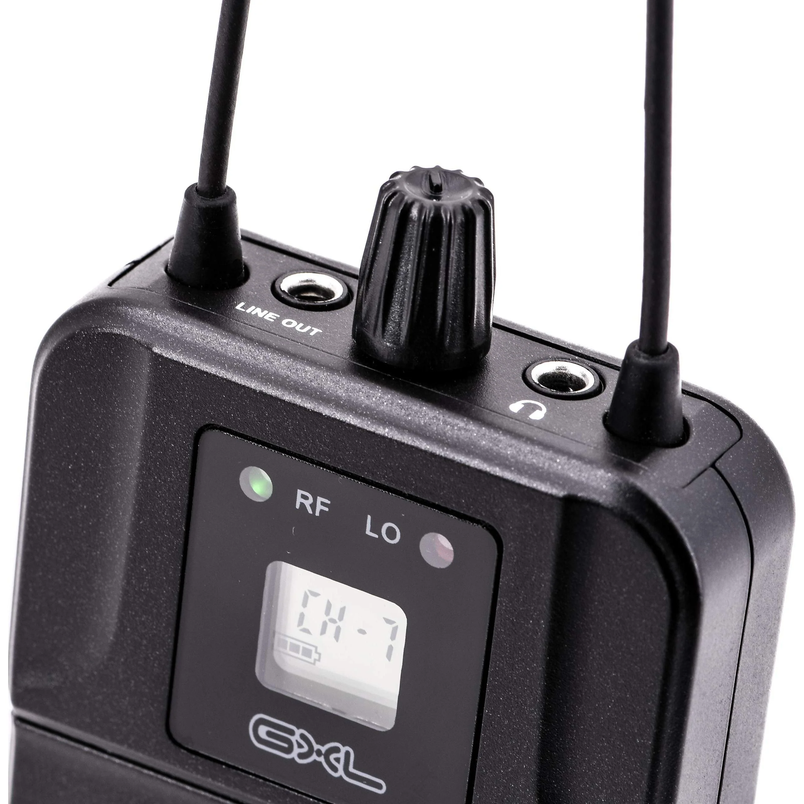 CAD Audio GXLIEM4 Frequency Agile Wireless In Ear Monitor System -Four discrete mixes - includes 4 MEB1 Earbuds, 4 Bodypack Receivers, Rack Mount Ears and Antenna Relocation Kit ,Black - Image 4