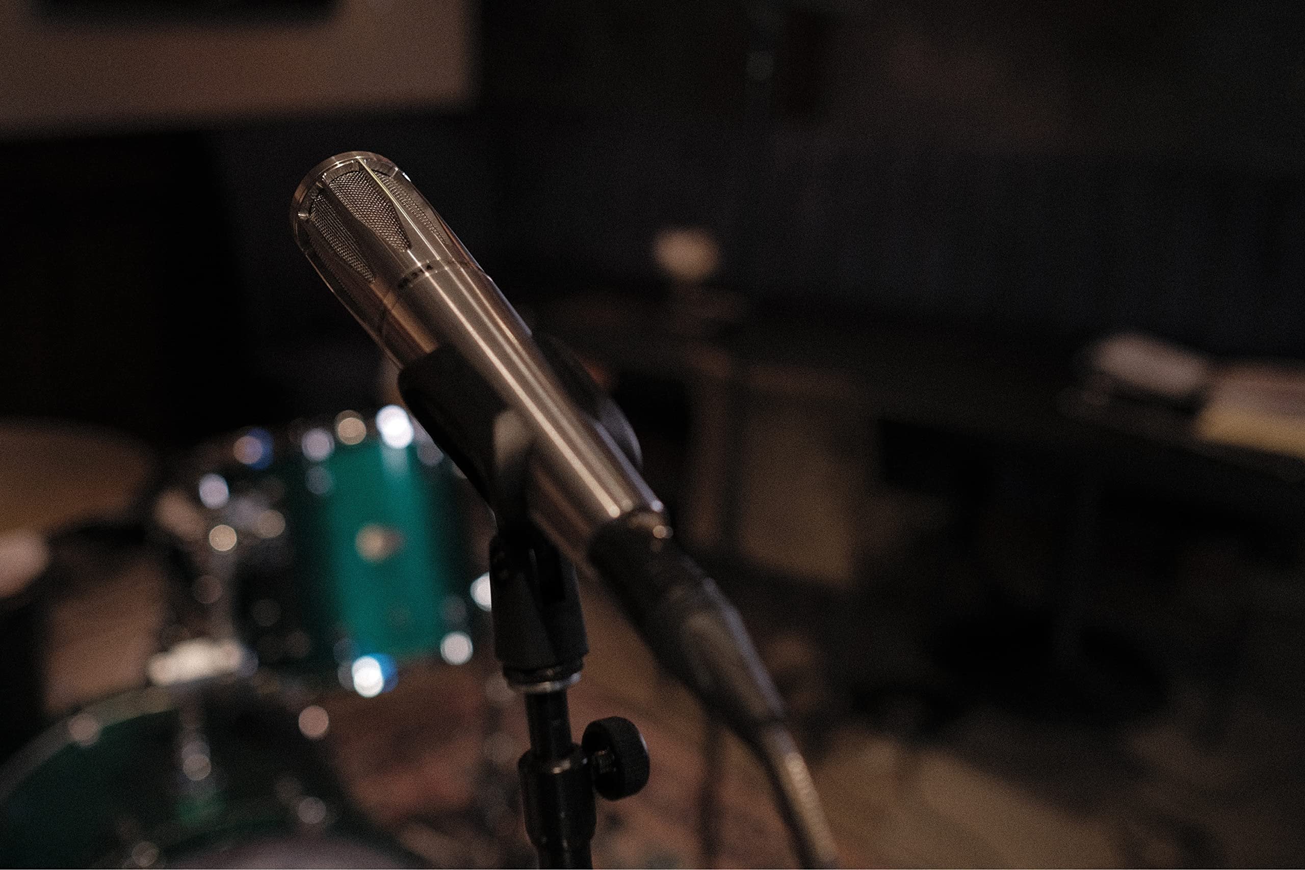 Earthworks SR314 Cardioid Condenser Handheld Vocal Microphone - Stainless Steel - Image 2