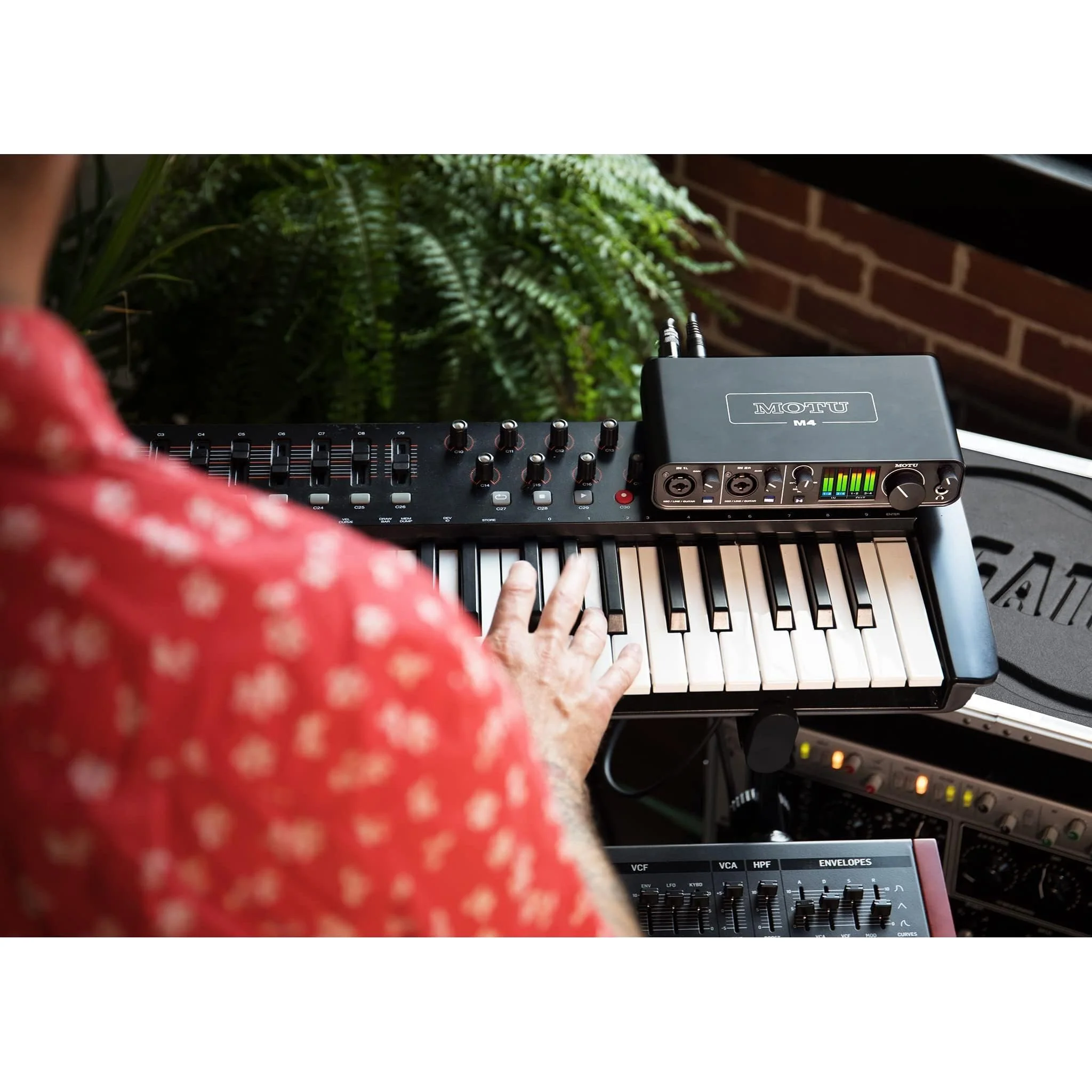 MOTU M4 4x4 USB-C Audio Interface - Image 8