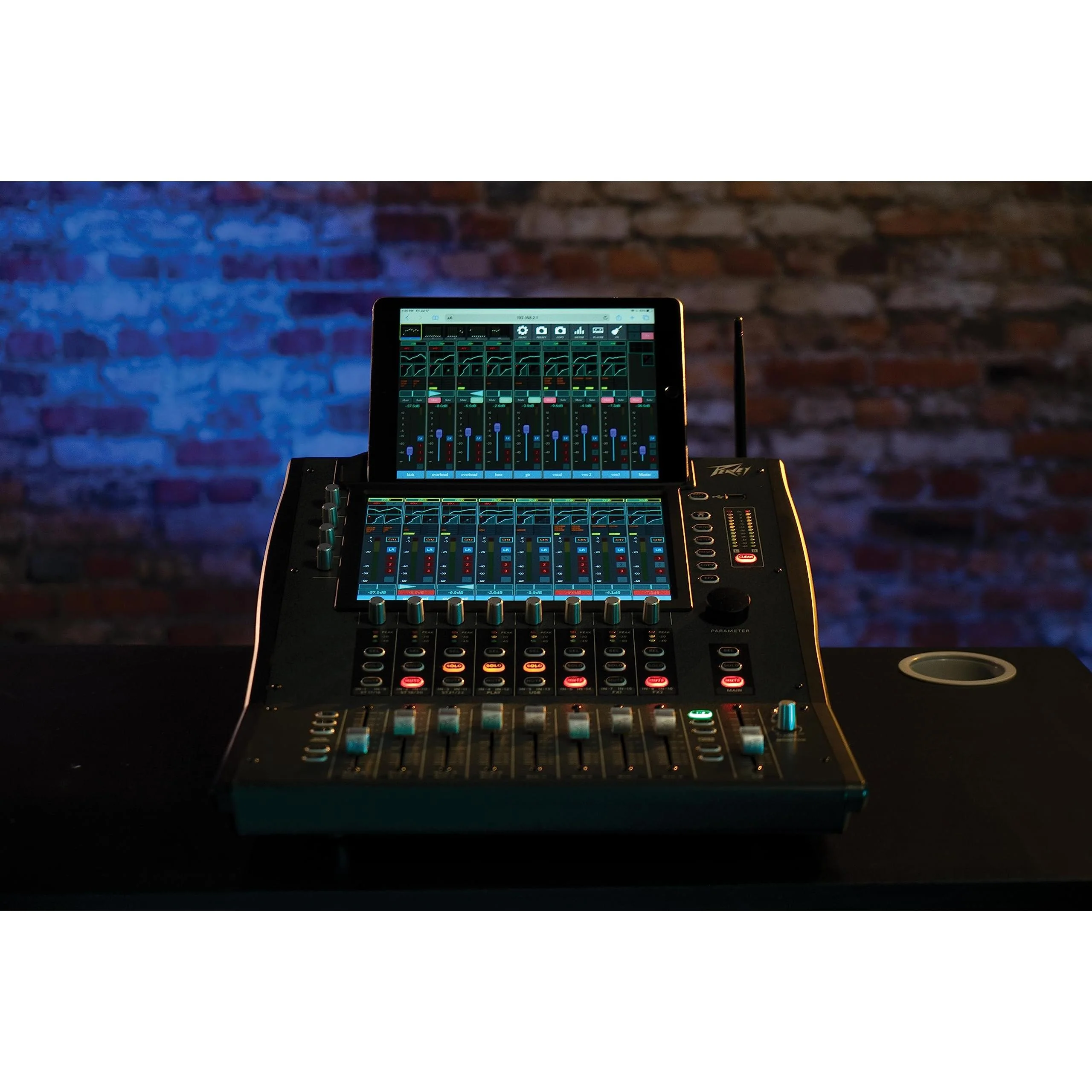 Peavey Aureus 28-channel Digital Mixer - Image 4