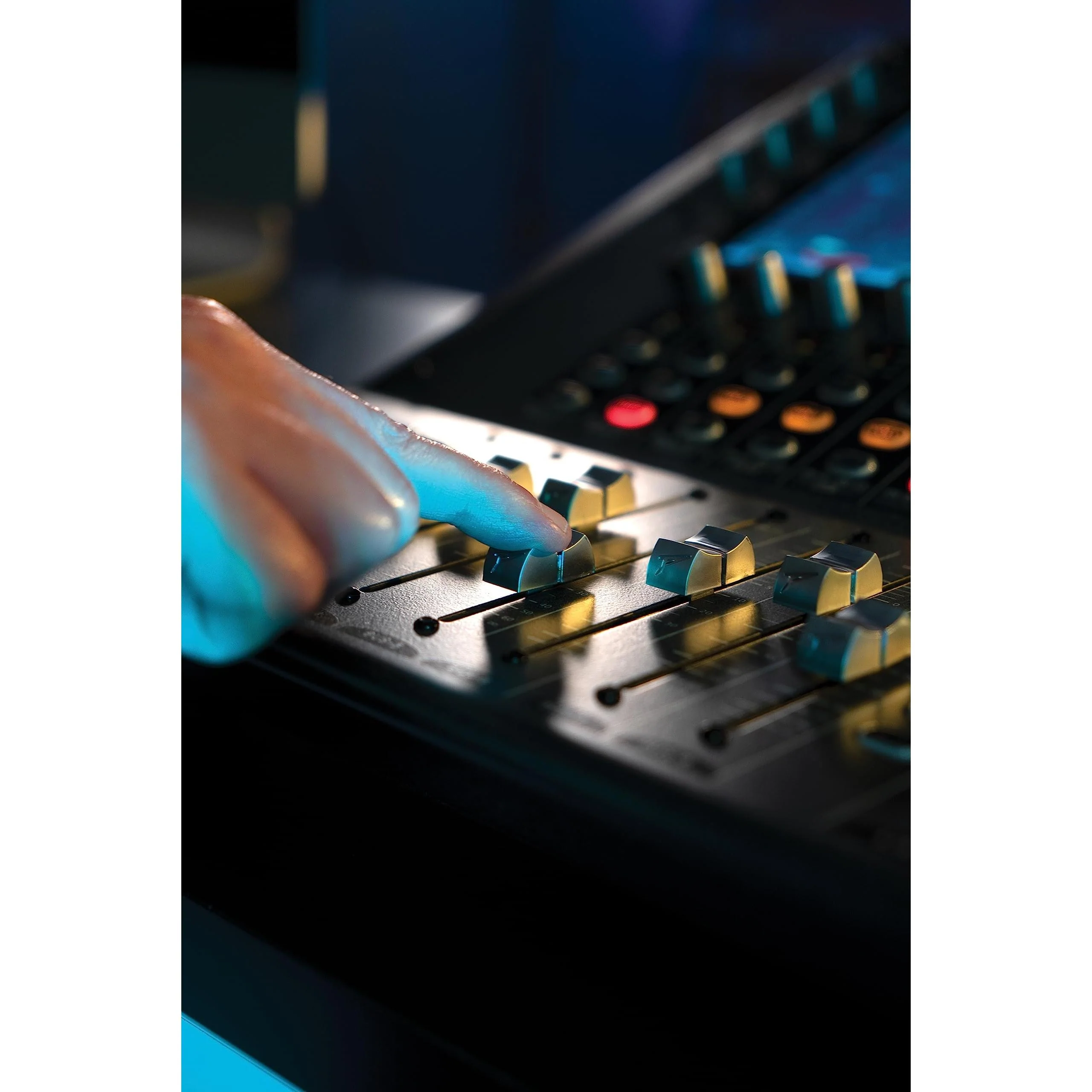 Peavey Aureus 28-channel Digital Mixer - Image 5