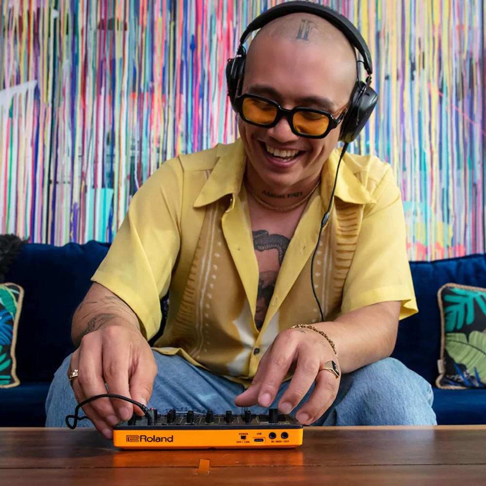 Roland T-8 Beat Machine Bundle w/Samson SR350 Over-Ear Stereo Headphones and Liquid Audio Polishing Cloth - Image 7