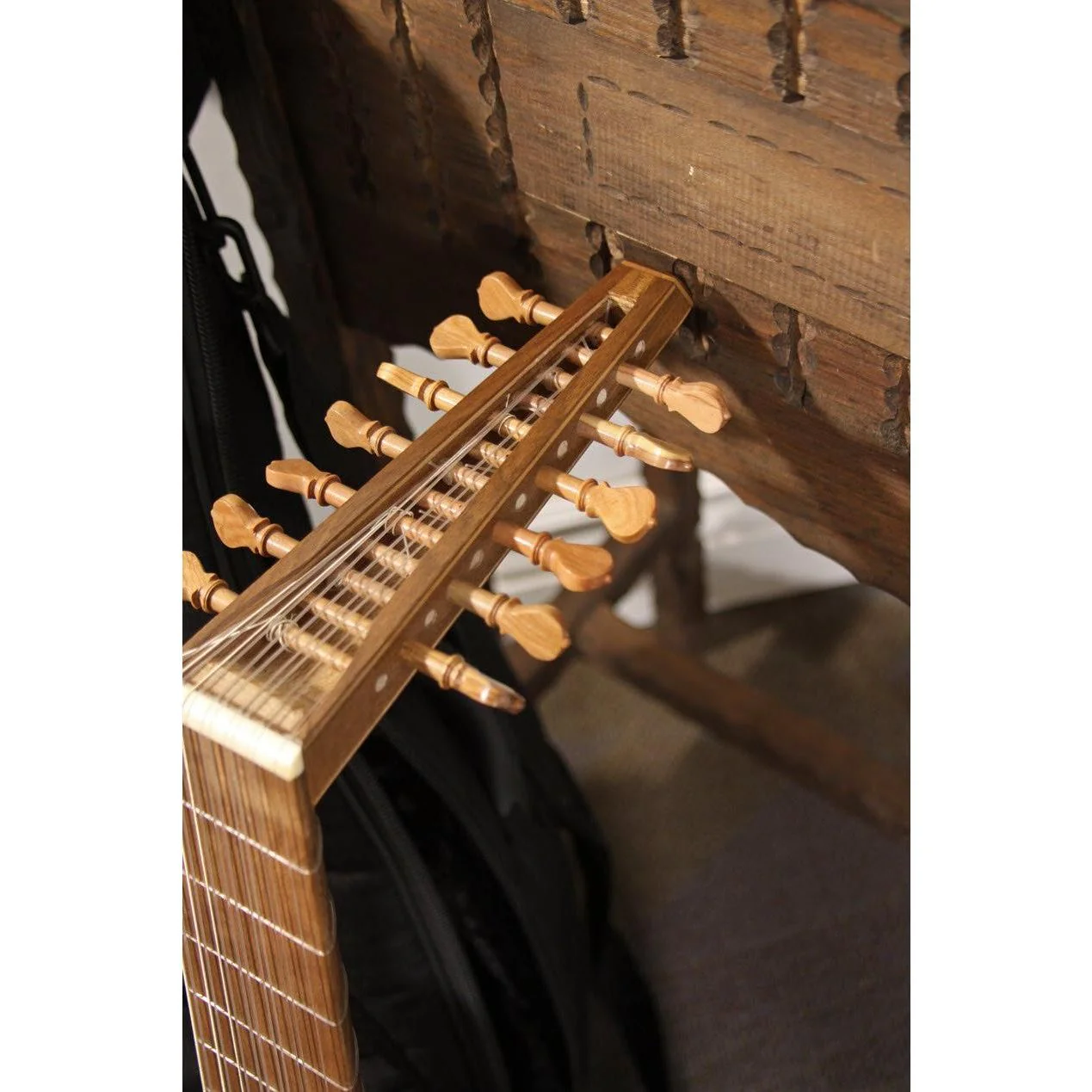 ROOSEBECK DELUXE 7-COURSE WALNUT LUTE w/ GIG BAG - Image 6