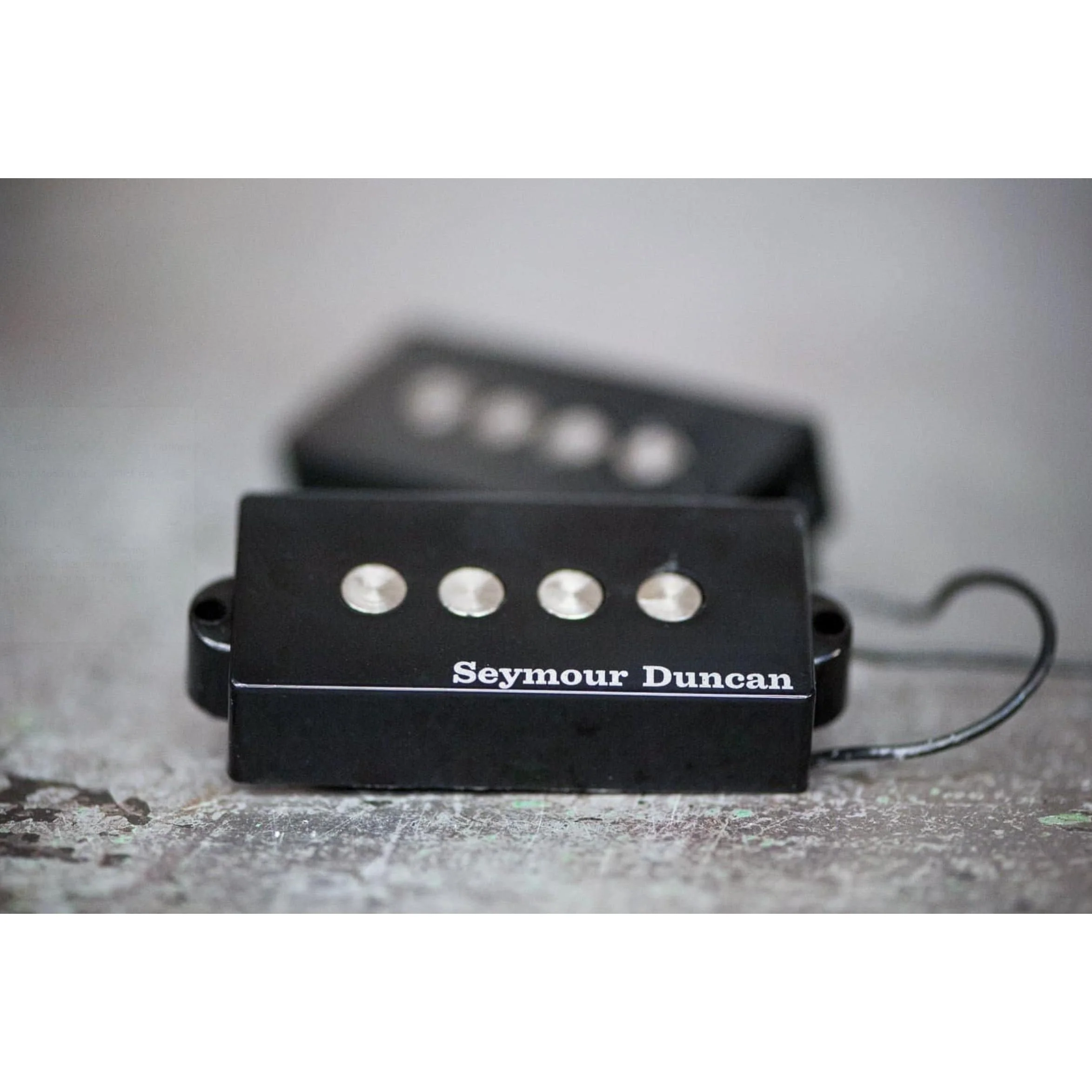 Seymour Duncan Quarter Pound™ P-Bass 4 String Pickup Bundle w/ 12x Fender Guitar Picks, and Liquid Audio Polishing Cloth - Image 2