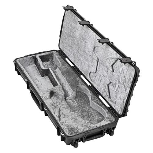 SKB iSeries Waterproof Strat and Tele Guitar Injection Molded Mil-Standard Waterproof Flight Case with Quiet-Glide Wheels - Image 3