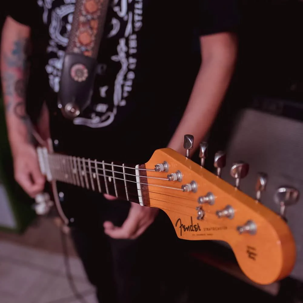 Squier by Fender Classic Vibe 70's Jazz Bass Guitar - Image 29